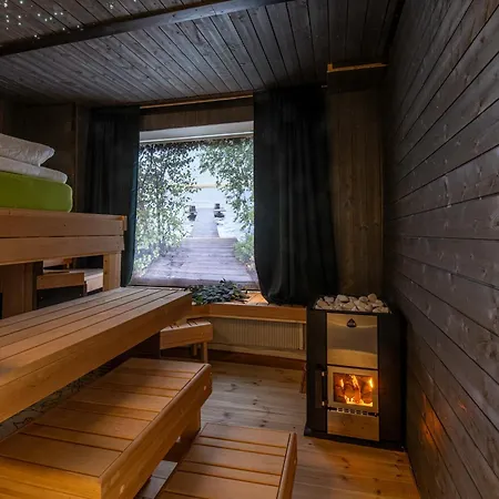 Private Apartment Suite With Sauna Themed Bedroom, Private Jacuzzi, City Center By Train 15Min Helsinki Exterior foto