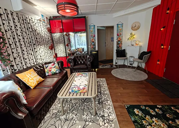 Private Apartment Suite With Sauna Themed Bedroom, Private Jacuzzi, City Center By Train 15Min