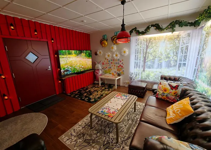 Private Apartment Suite With Sauna Themed Bedroom, Private Jacuzzi, City Center By Train 15Min