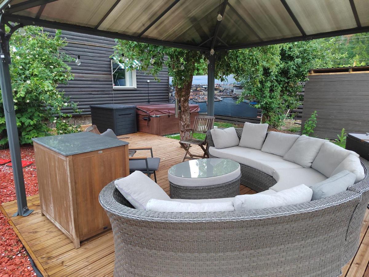 Private With Sauna Themed Bedroom, Private Jacuzzi, Center By Train 15min * Helsinki