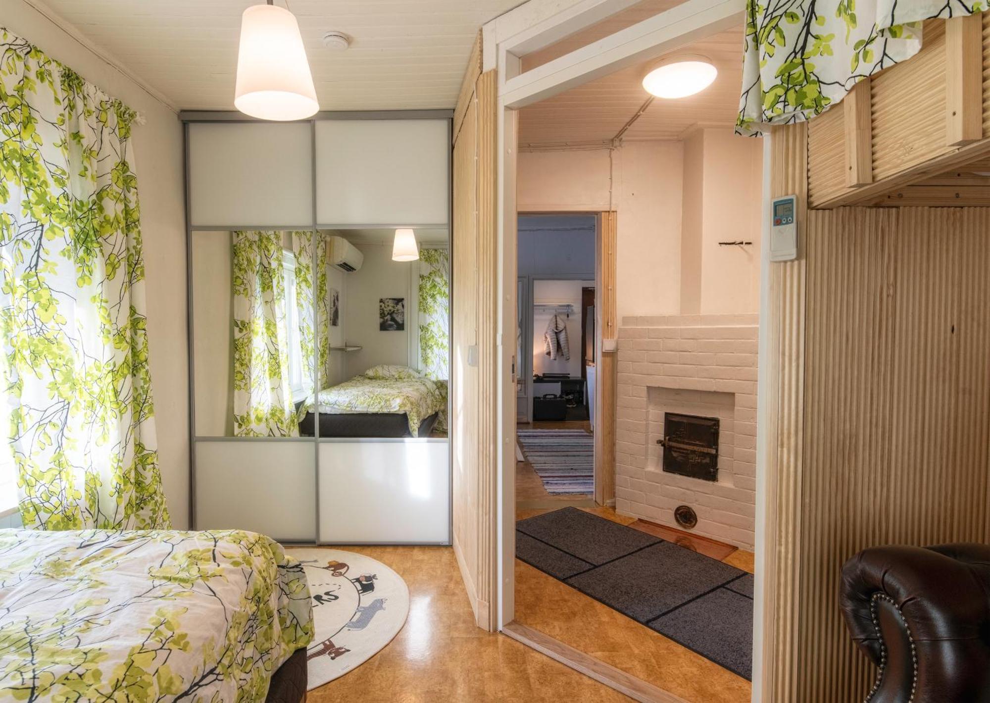 Private With Sauna Themed Bedroom, Private Jacuzzi, Center By Train 15min