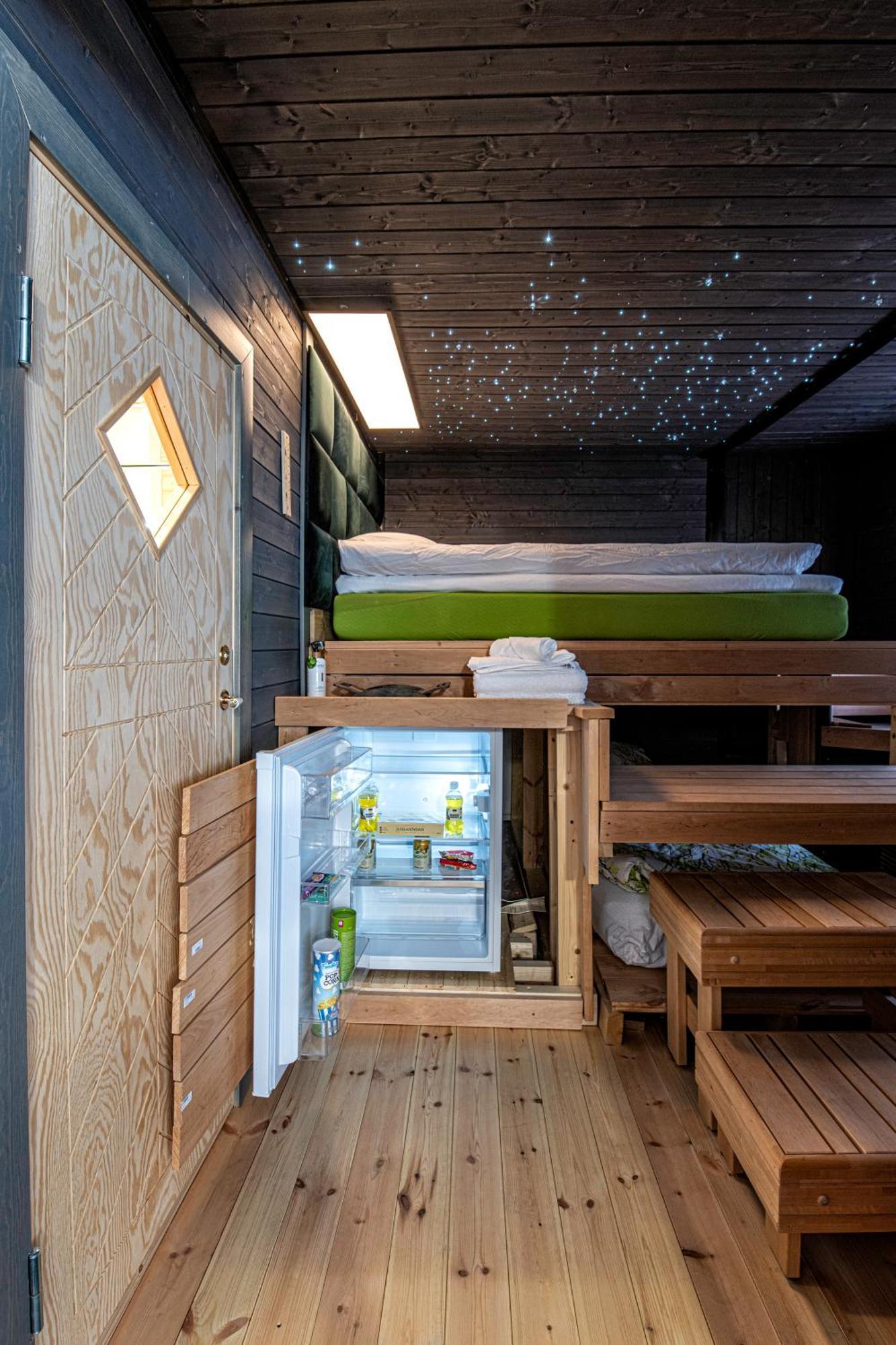 Private With Sauna Themed Bedroom, Private Jacuzzi, Center By Train 15min Appartement Helsinki